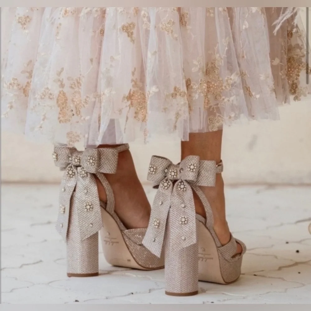 antonio melani pink bow dress Nicola Bathie Shoes | Antonio Melani X Nicola Bathie Lila Bow Detail Platform Dress Sandals Silver | Color: Silver | Size: 10